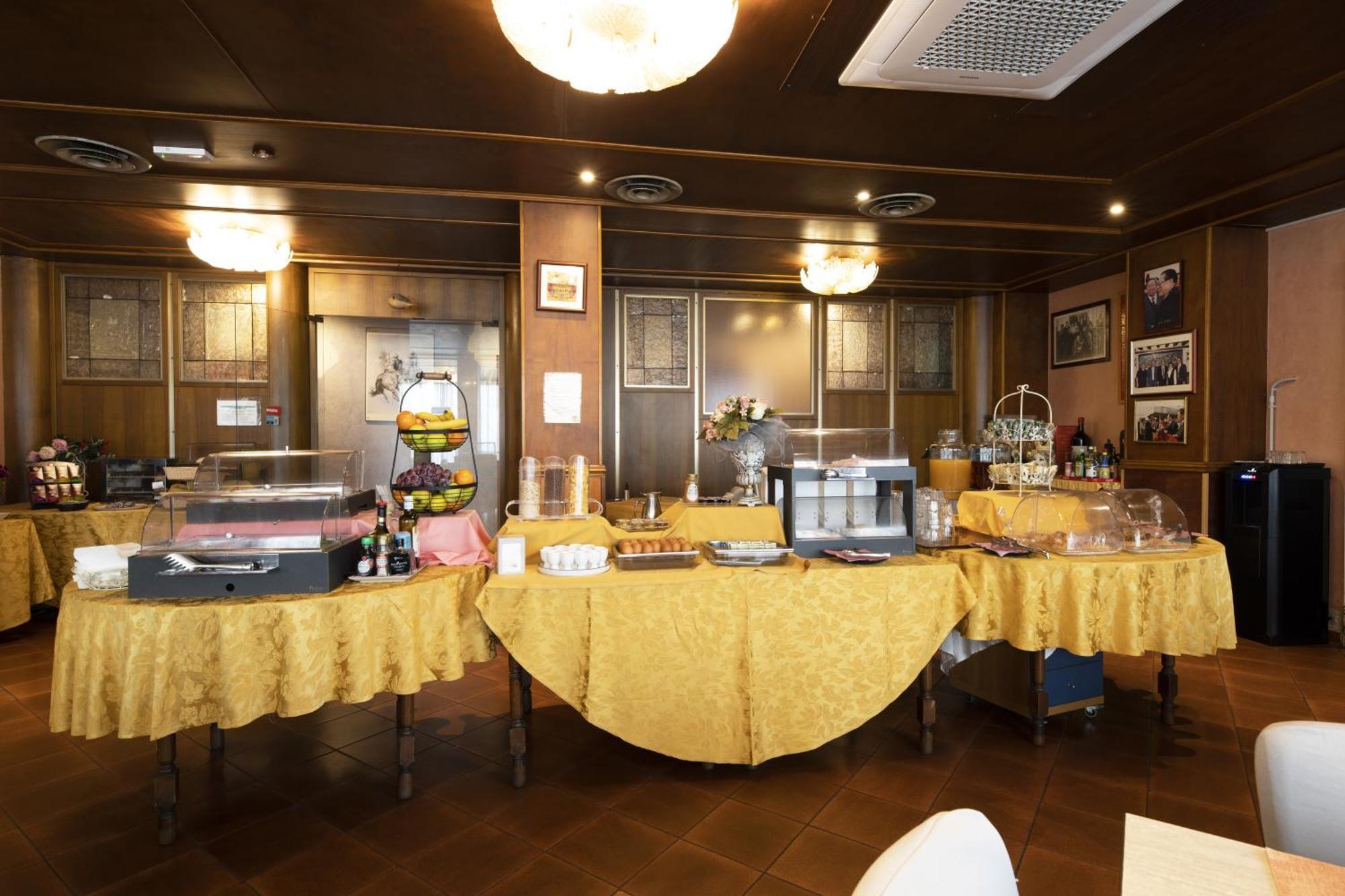 Vienna Hotel 3*
